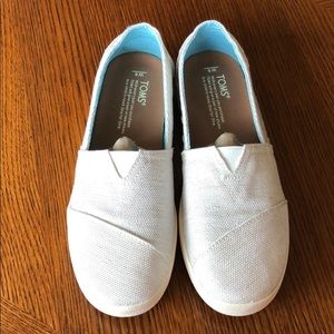 Off White Toms